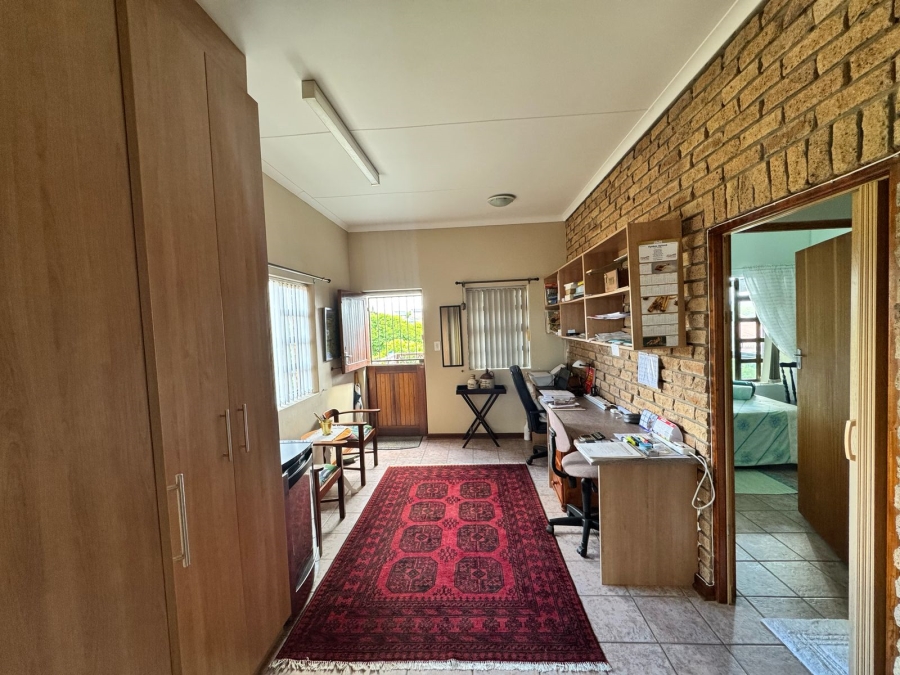 5 Bedroom Property for Sale in Stilbaai Wes Western Cape